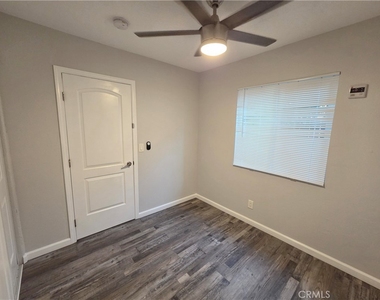 1923 E 6th Street - Photo Thumbnail 8