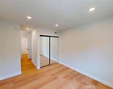 5460 White Oak Avenue - Photo Thumbnail 4