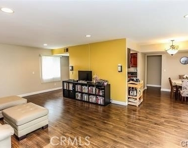 1133 Rosecrans - Photo Thumbnail 3