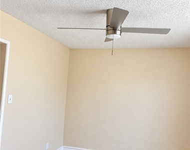 15516 Dartmoor Avenue - Photo Thumbnail 5