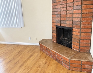 15516 Dartmoor Avenue - Photo Thumbnail 4