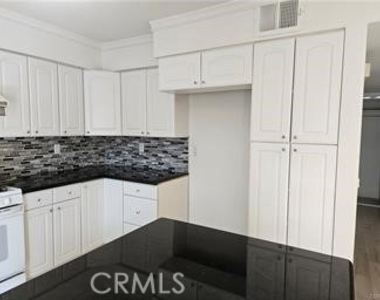 5357 Barrett Circle - Photo Thumbnail 10