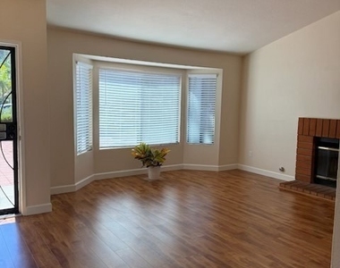 4758 Elm Tree Drive - Photo Thumbnail 3