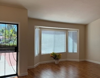 4758 Elm Tree Drive - Photo Thumbnail 5