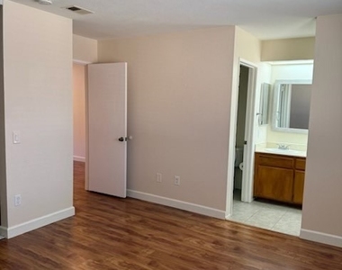 4758 Elm Tree Drive - Photo Thumbnail 18