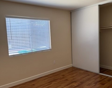 4758 Elm Tree Drive - Photo Thumbnail 12