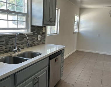 4547 Griffin - Photo Thumbnail 4