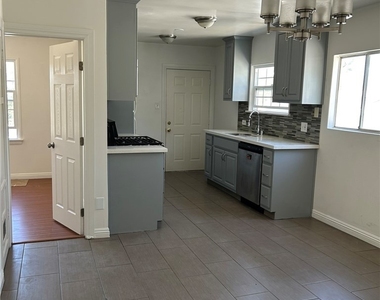 4547 Griffin - Photo Thumbnail 2