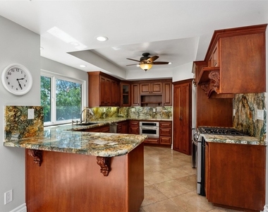 21674 Calle Alcazar - Photo Thumbnail 7