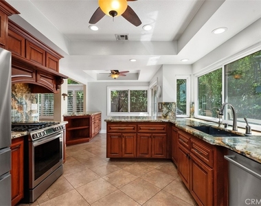 21674 Calle Alcazar - Photo Thumbnail 10