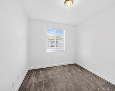 249 N. Magnolia Ave. - Photo Thumbnail 15