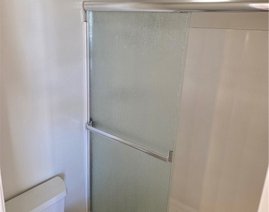 219 Oswego - Photo Thumbnail 10