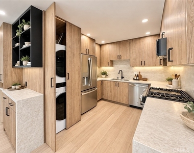 1540 S Beverly Drive - Photo Thumbnail 5
