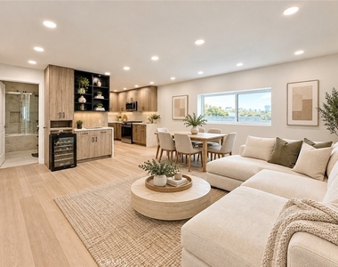 1540 S Beverly Drive - Photo Thumbnail 7