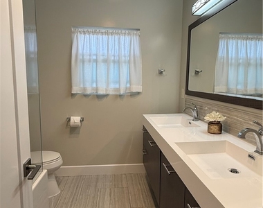 15120 Hollis - Photo Thumbnail 22