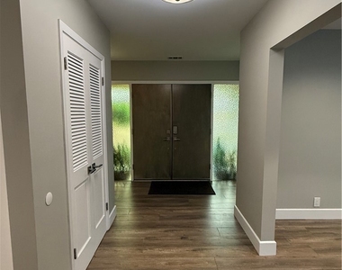 15120 Hollis - Photo Thumbnail 4