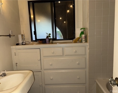 517 Roswell Avenue - Photo Thumbnail 17