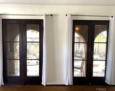 517 Roswell Avenue - Photo Thumbnail 3