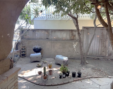 517 Roswell Avenue - Photo Thumbnail 22