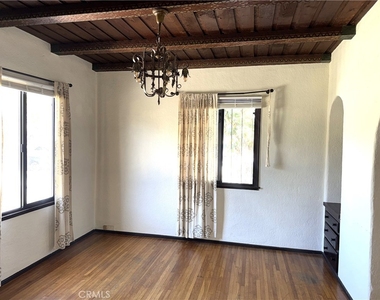 517 Roswell Avenue - Photo Thumbnail 4