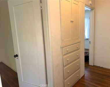 517 Roswell Avenue - Photo Thumbnail 13