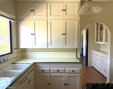 517 Roswell Avenue - Photo Thumbnail 16