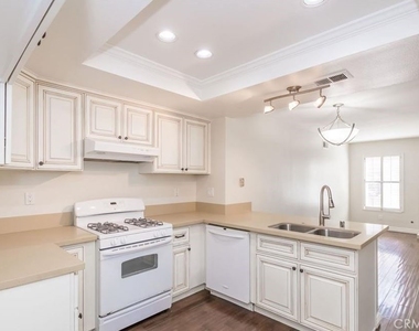 2100 Sunny Ridge Place - Photo Thumbnail 3