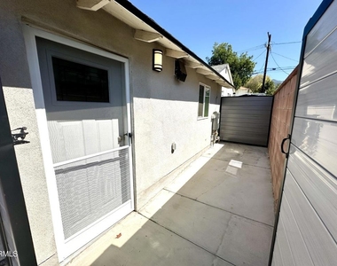 10942 Nassau Avenue - Photo Thumbnail 9