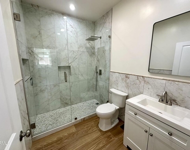 10942 Nassau Avenue - Photo Thumbnail 7