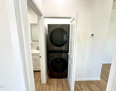 10942 Nassau Avenue - Photo Thumbnail 8