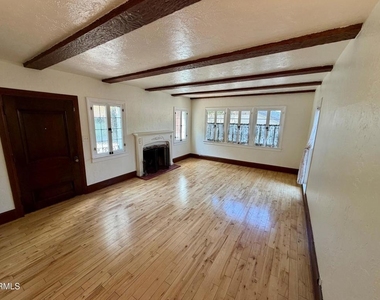 708 Bonita Drive - Photo Thumbnail 3
