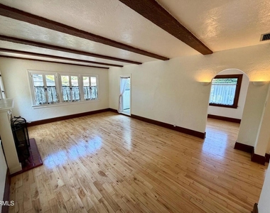 708 Bonita Drive - Photo Thumbnail 2