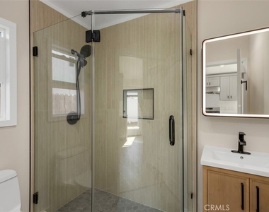 325 N Lee - Photo Thumbnail 10