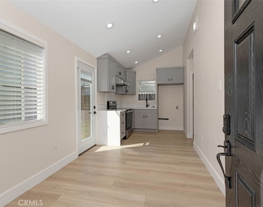 325 N Lee - Photo Thumbnail 6