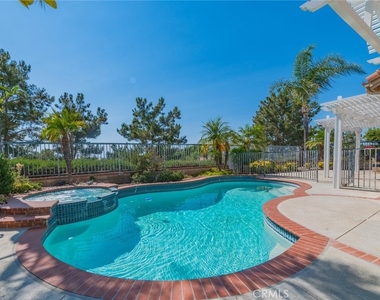 22661 White Oaks - Photo Thumbnail 24