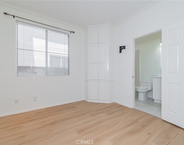 22661 White Oaks - Photo Thumbnail 28
