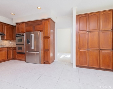 22661 White Oaks - Photo Thumbnail 18