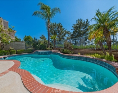 22661 White Oaks - Photo Thumbnail 22