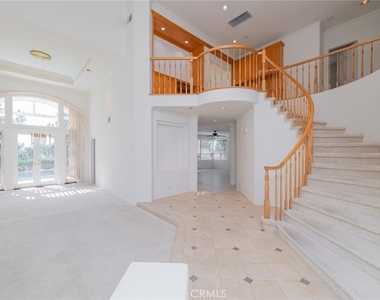 22661 White Oaks - Photo Thumbnail 4