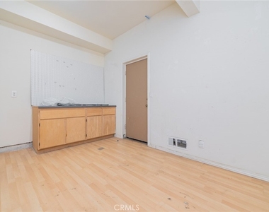 22661 White Oaks - Photo Thumbnail 32