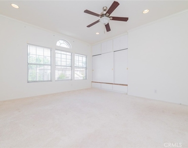 22661 White Oaks - Photo Thumbnail 39