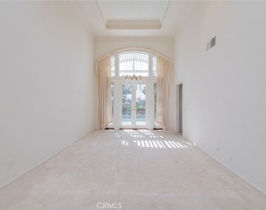 22661 White Oaks - Photo Thumbnail 6