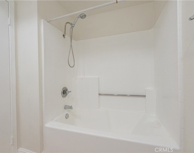 24505 Mozer - Photo Thumbnail 14