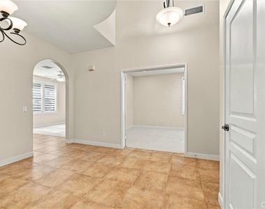 301 Tall Oak - Photo Thumbnail 7