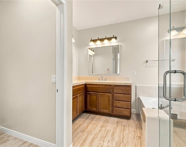 301 Tall Oak - Photo Thumbnail 28