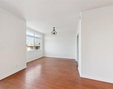 1508 Greenfield Avenue - Photo Thumbnail 2
