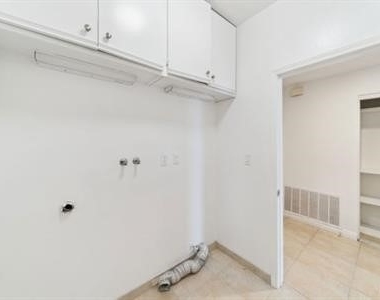1508 Greenfield Avenue - Photo Thumbnail 8