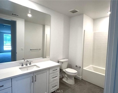 2409 Rivington - Photo Thumbnail 25