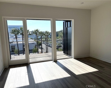 2409 Rivington - Photo Thumbnail 30
