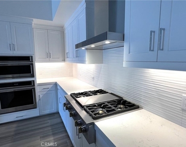 2409 Rivington - Photo Thumbnail 6